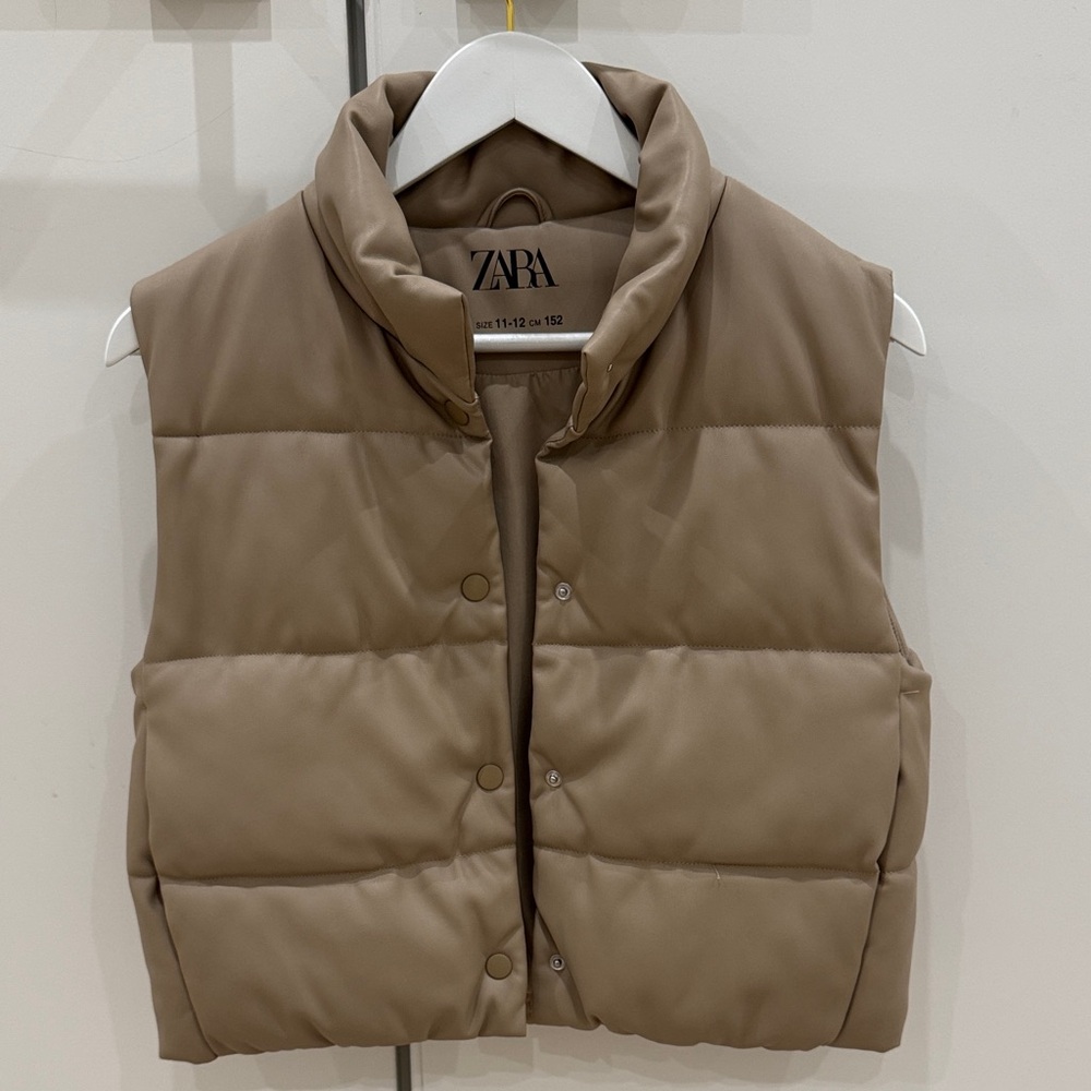 Zara Girls Beige leather Vest size 11-12. Super nice and versatile